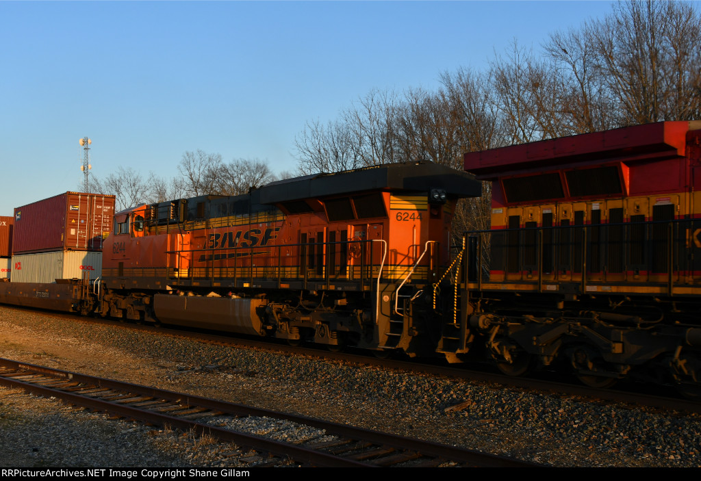 BNSF 6244